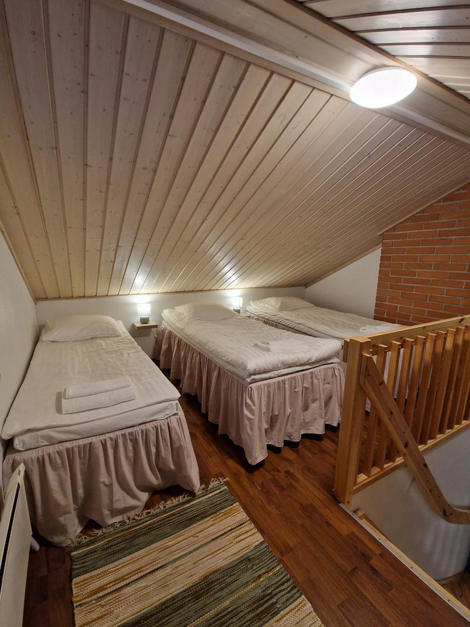 The Sleeping Bear Hotel Inari Værelse billede